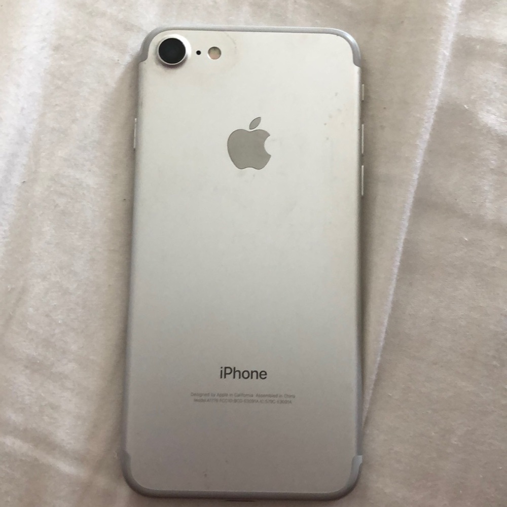 Silver iPhone 7